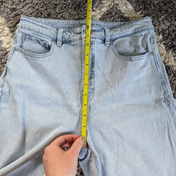 Style & Co High Rise Straight Leg Mom 90s Jean Light Wash Denim Size 10 - Picture 7 of 11